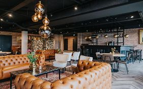 Hotel Sportsbar & Brasserie Dorhout Mees